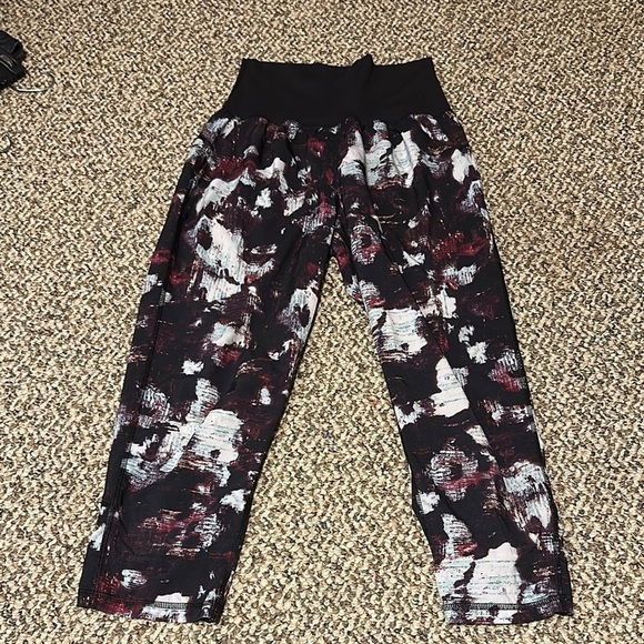 Lululemon cropped pants - Picture 4 of 6